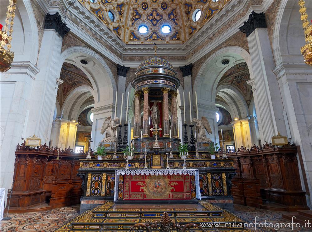 Milan (Italy) - Altar and choir of the Church of Santa Maria dei Miracoli